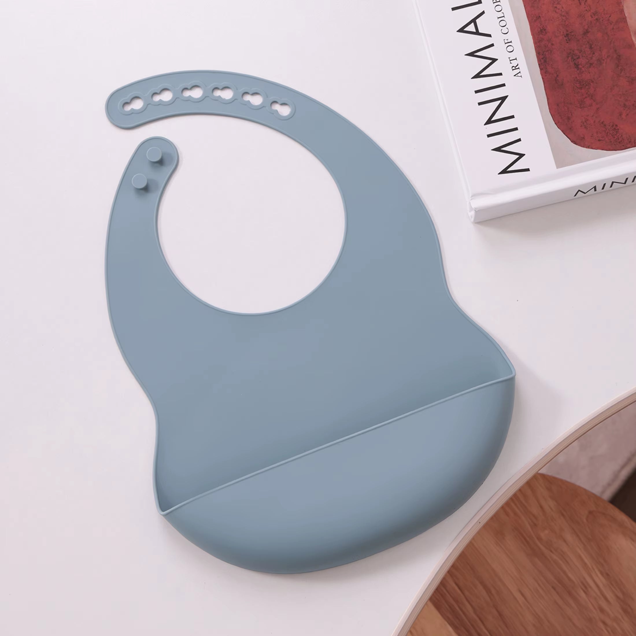 Color Kids 1PCS Silicone Baby Bib Adjustable Waterproof Feeding Bib BPA Free Soft Drool Bib Newborn Essentials Saliva Towel