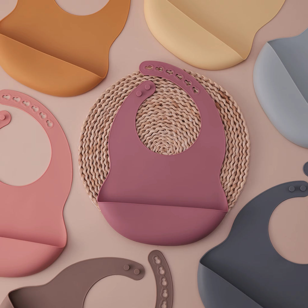 Color Kids 1PCS Silicone Baby Bib Adjustable Waterproof Feeding Bib BPA Free Soft Drool Bib Newborn Essentials Saliva Towel